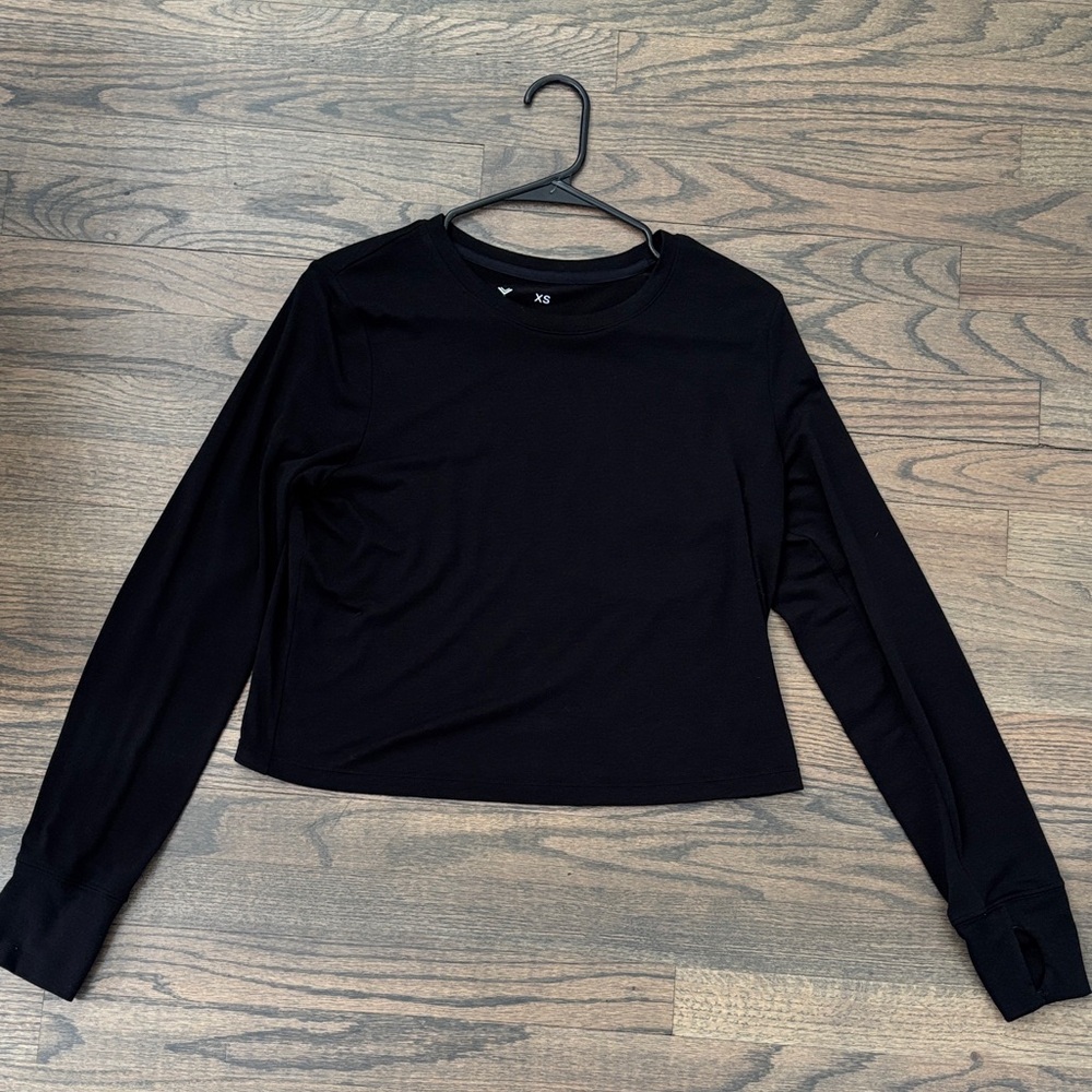 Xersion Black Long-Sleeve Crewneck Top